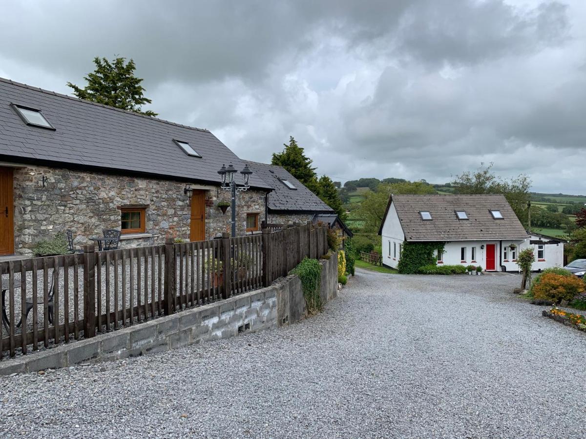 The Reindeer Retreat Buttercup Twin Hotel Kidwelly Exterior foto