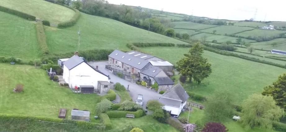 The Reindeer Retreat Buttercup Twin Hotel Kidwelly Exterior foto